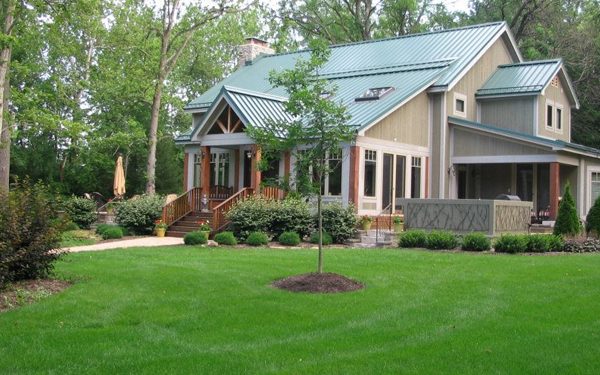 Switching Lawn Care Companies? What to Compare and When to Decide